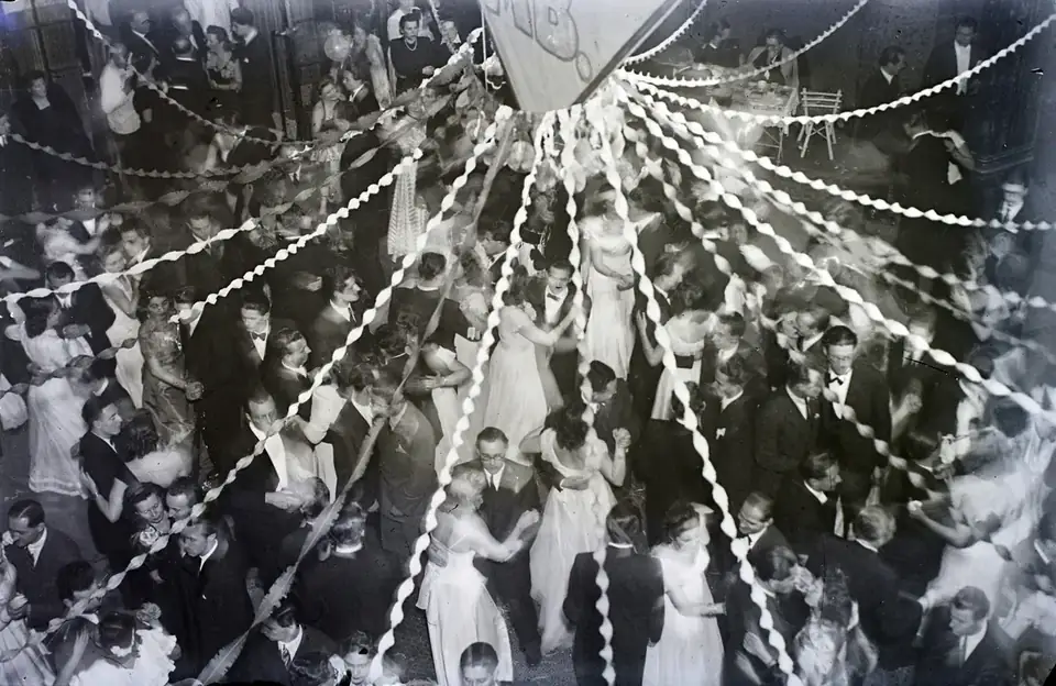 Dancing together · 1948