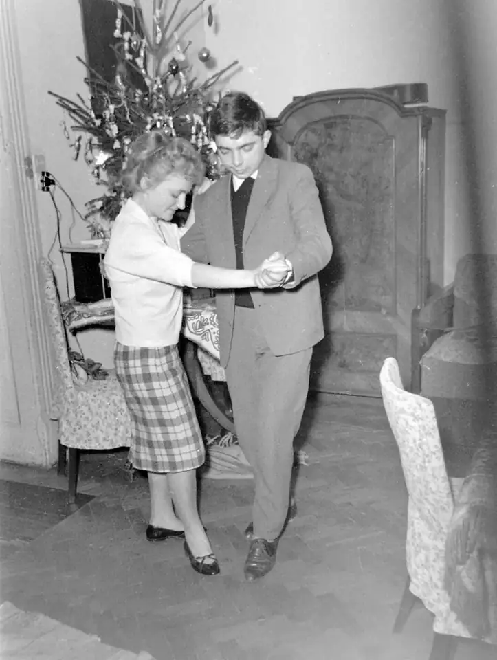 Dancing together · 1962