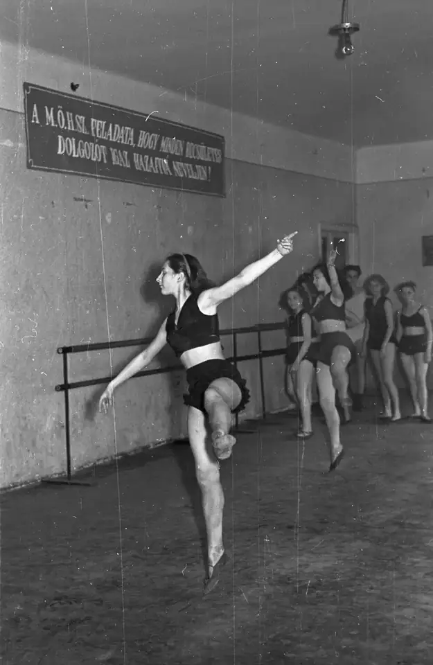 Dancing together · 1954