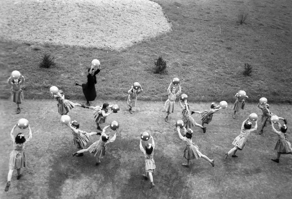 Dancing together · 1959